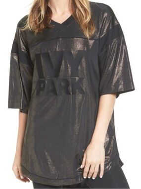 IVY PARK Black Logo Tag Crewneck